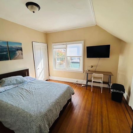 Sunny Spacious Room In Federal Hill, Downtown With Shared Bathroom And Kitchen Providence Luaran gambar