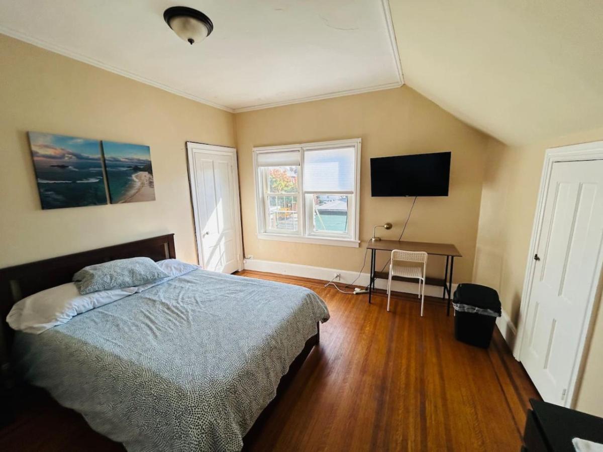 Sunny Spacious Room In Federal Hill, Downtown With Shared Bathroom And Kitchen Providence Luaran gambar