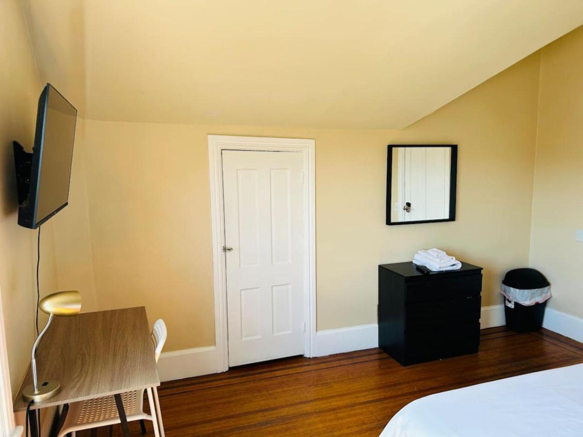 Sunny Spacious Room In Federal Hill, Downtown With Shared Bathroom And Kitchen Providence Luaran gambar