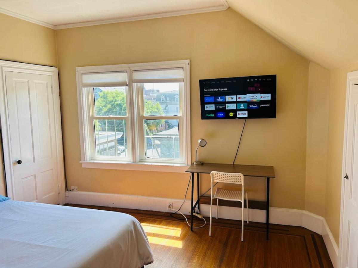 Sunny Spacious Room In Federal Hill, Downtown With Shared Bathroom And Kitchen Providence Luaran gambar